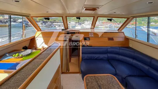 Cockpit TECNOMARINE 440